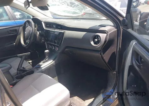 2018 Toyota Corolla L z USA, uszkodzony, nr VIN 2T1BURHE8JC996706